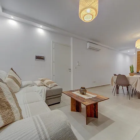 Daire Modern & Spacious 2br With Balconies In Msida By 360 Estates *