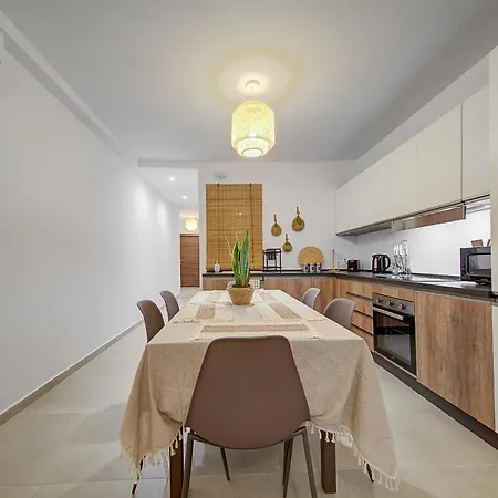 Modern & Spacious 2br With Balconies In Msida By 360 Estates * Pieta