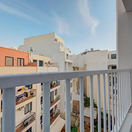 Modern & Spacious 2br With Balconies In Msida By 360 Estates Pietà